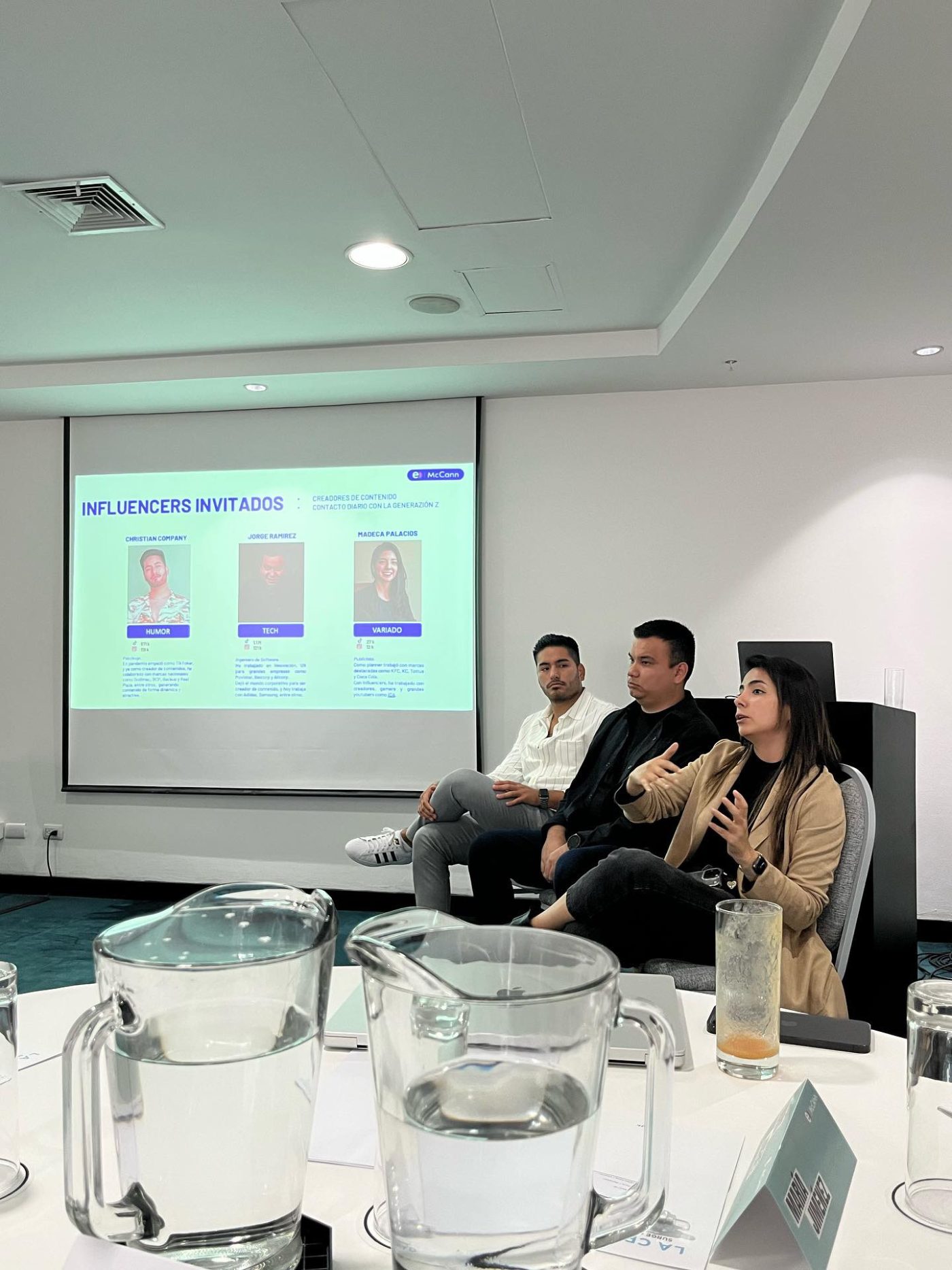 Sesión Honest Review con Entel — influencers invitados